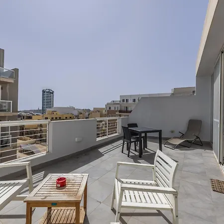 Appartement Cosy 2br Sunlit Penthouse With Large Front Terrace - Close To St Julian's, Sliema, & Valletta Msida